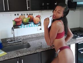 Emma_Cox