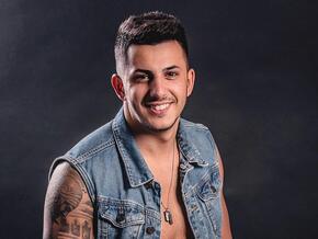 Handsomedeniss