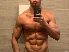 MuscleHunkBrad