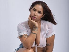 Nicolle_blue