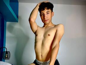 Prettylittle_Angel
