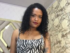 ShainaFoxx_